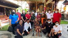Antari Jaya Negara Kembali Salurkan Bantuan Kursi Roda TJSL Bali Towerindo Antari Jaya Negara