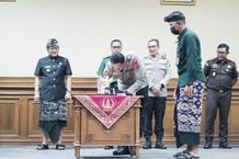 Penandatanganan Komitmen Bersama Jaga Kamtibmas dan Pengukuhan Bunda Anti Narkoba Bupati Nyoman Giri Prasta