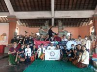 Sambut Hari Jadi, PC KMHDI Badung Gelar Mereresik Pura dan Diskusi Religi KMHDI Badung