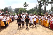 Bupati Giri Prasta Hadiri Karya Atma Wedana Kinembulan Desa Adat Petang Bupati Nyoman Giri Prasta