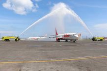 Bandara I Gusti Ngurah Rai Sambut Penerbangan Perdana Lion Air Balikpapan–Denpasar PP Balikpapan–Denpasar