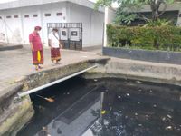 Cegah Pencemaran Sungai, Camat Denpasar Selatan Sidak Limbah LImbah
