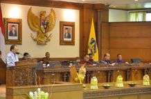 DPRD Bali Gelar Rapat Paripurna Ke-33 dengan Agenda Penyampaian Gubernur terhadap Raperda APBD Semesta Berencana 2023 Rapat DPRD Bali