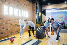 Timezone Buka Lintasan Bowling ‘Super Fun’ Pertama di Bali Timezone