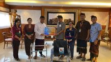 Wawali Arya Wibawa Terima Puluhan Kursi Roda dan Walker dari TJSL Bali Towerindo CSR