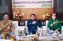 Bupati Suwirta Minta Perbekel Dampingi Enumerator dalam Proses Input Data UMKM UMKM
