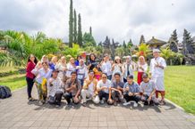 Mahasiswa Inbound Unud Belajar Kebhinekaan di Besakih, Ubud Hingga Pantai Kuta Mahasiswa Inbound Unud