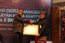 Pemkot Denpasar Terima BKN Award Untuk Kategori Pemerintah Kota Tipe Besar Denpasar