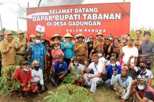 Bupati Tabanan Ngantor di Desa Gadungan, Lepas Pengiriman Jagung hingga Berikan Layanan KTP dan Perijinan ke Desa Desa Gadungan