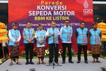 Sekda Adi Arnawa Hadiri Parade Konversi Sepeda Motor BBM Ke Listrik sekda badung