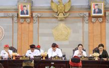 Bupati Tabanan Sampaikan Pidato Pengantar Rancangan APBD TA. 2023 Dalam Rapat Paripurna DPRD Tabanan Bupati Tabanan