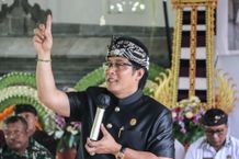 Bupati Giri Prasta Salurkan Bantuan Hibah Rp96 Miliar Untuk Kecamatan se-Badung, Harapkan Bisa Gerakkan Sektor Non Formal dan Tingkatkan Daya Beli Masyarakat Bupati Nyoman Giri Prasta