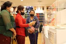 Kerja Sama di Showcase Mall, Dekranasda dan Disperindag Kembali Promosikan Produk IKM promosi IKM