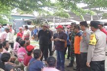 Gubernur Bali Minta Perbaiki Sarana MCK Pengungsian Serta Upayakan Relokasi Korban Banjir Bandang Jembrana Jembrana