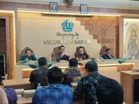 Wawali Arya Wibawa Minta Perbekel/Lurah Tingkatkan Koordinasi dan Komunikasi Dalam Atasi Permasalahan Wakil Wali Kota Denpasar