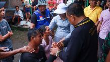 Ucapkan Duka Cita, Bupati Tamba Sambangi Rumah Korban Terseret Arus Tukad Bilukpoh Jembrana