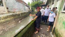 Respon Cepat Wali Kota Jaya Negara, Turun Langsung Tinjau SD 11 Padangsambian Yang Terdampak Banjir Respon Cepat Wali Kota Jaya Negara