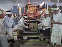 Wali Kota Jaya Negara Hadiri Perayaan Hari Suci Saraswati Maha Warga Bujangga Waisnawa Kota Denpasar Denpasar