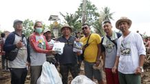 Komunitas Offroader Bantu Bersihkan Sisa Banjir Bandang Jembrana Jembrana