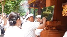 Bupati Jembrana Resmikan Bale Paselang Pura Luhur Giri Salaka Alas Purwo Jembrana