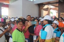 Bupati Jembrana Diserbu Lansia Berswa Foto Bupati Jembrana