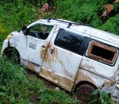 Mobil WNA Moskov Terperosok Ke Jurang Akibat Tidak Kuat Naik Ditanjakan Buleleng