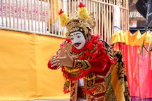 Puncak Karya Tawur Balik Sumpah di Pura Dalem Kahyangan Desa Adat Padangsambian, Wali Kota Ngayah Mesolah Topeng Arsa Wijaya Puncak Karya Tawur