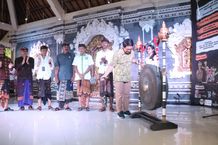 Sekda Adi Arnawa Buka Event Contest Meet UP STT. Sanjaya Putra di Penarungan, Ajak Jaga Solidaritas, Kebersamaan, Saling Bersilaturahmi Antar Sesama Anak Muda Sekda Adi Arnawa