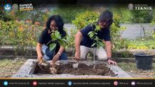 Penanaman Pohon dan Pembersihan Lingkungan Kampus dalam Rangka Hari Keakraban Sipil (HKS) ke-54 fakultas teknik unud