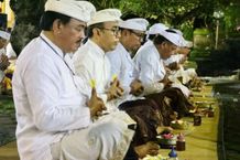 Harapkan Presidensi G20 Berjalan Aman dan Lancar, Wali Kota Jaya Negara Ikuti Puja Genta Pinara Pitu dan Doa Bersama g20