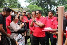 Hadiri Prosesi Pengabenan Korban Terseret Arus Yeh Ho, Bupati Tabanan Berikan Santunan Yeh Ho