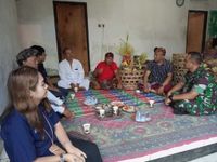 Dandim Tabanan dan BRI Berikan Bantuan Sembako kepada Korban Tanah Longsor Tanah Longsor