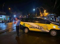 Jelang G20 Imigrasi Singaraja Terus Ketatkan Pengawasan WNA Petugas Imigrasi Singaraja