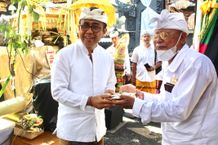 Jaya Negara Hadiri Puncak Karya Ngenteg Linggih, Padudusan Alit, Caru Rsi Gana Pura Ulun Tiga Landep Padangsambian Jaya Negara
