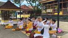 Antari Jaya Negara Pimpin Tirta Yatra WHDI Kota Denpasar Ke Pura Segara Rupek tirta yatra