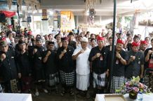 Apresiasi Semangat Gotong-Royong Warga, Bupati Tabanan Hadiri Rangkaian Uleman di Desa Kuwum dan Desa Kukuh Marga Ngaben
