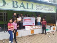 Ikatan Karyawan Astra Motor Bali Donasikan Seragam Sekolah untuk Korban Dampak Banjir Jembrana Korban Banjir Jembrana