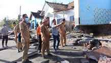 Bupati Tamba Cek Dampak Abrasi di Pebuahan Bupati Tamba
