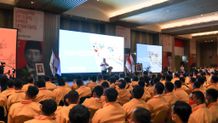 Bupati Tamba Beri Motivasi Ratusan PMI Program G to G Korea Selatan Bupati Tamba