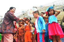 Pesta Rakyat HUT Ke-13 Mangupura, Dimeriahkan Berbagai Lomba dan Janger Lansia Ketua TP PKK Badung