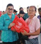 Ketua TP PKK Provinsi Bali Hadiri Pasar Rakyat Berbelanja dan Berbagi di Kota Denpasar TP PKK Bali