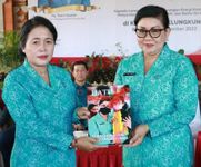 Ketua TP PKK Provinsi Bali Dalam Aksi Sosial Menyapa dan Berbagi di Kabupaten Klungkung TP PKK Bali