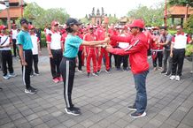Serah Terima Api Obor Porprov Bali XV di Badung serah terima obor