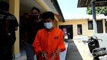 Congkel Rolling Door Pakai Obeng, Heru Berhasil Gasak 15 HP di Konter Buleleng