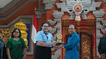 Datangkan Gubernur Koster, Krama Udayana Sukses Gelar Seminar Pemuda Nasional fib unud