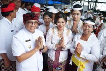 Bupati Sanjaya Hadiri Karya Ngenteg Linggih Krama Desa Adat Sandan Amplas Amplas