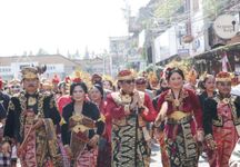 Berparade Kenakan Pakaian Adat Bali, Bupati Sanjaya Buka Parade Budaya Nusantara Semarak HUT Ke-529 Kota Tabanan HUT Tabanan