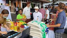 Kendalikan Inflasi, Dinas Koperasi dan UMKM Gelar Bazzar di Empat Kecamatan kendalikan inflasi