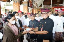 Semangat Melayani Masyarakat, Bupati Sanjaya Luncurkan Program Semara Ratih KTP