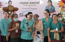 Perkuat Sinergi Wujudkan Kesejahteraan Masyarakat, Rai Wahyuni Sanjaya Hadiri Pasar Rakyat TP. PKK Kota Denpasar PKK